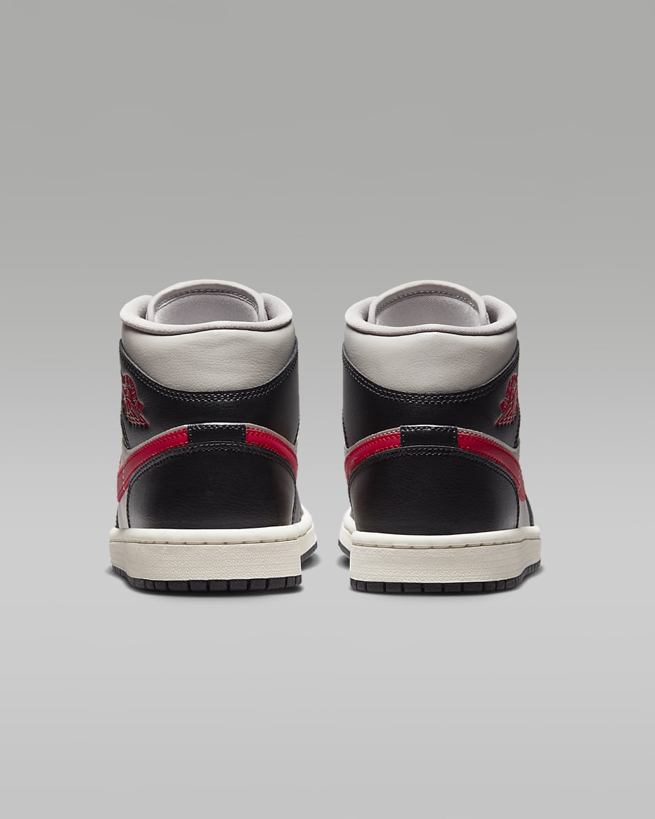 Jordan mid top shoes hot sale